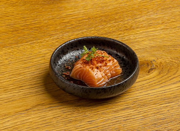 Salmone tataki