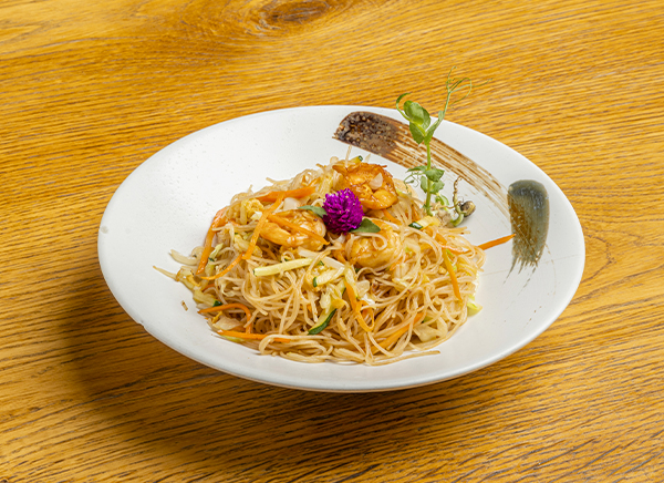 Spaghetti di riso e gamberi
